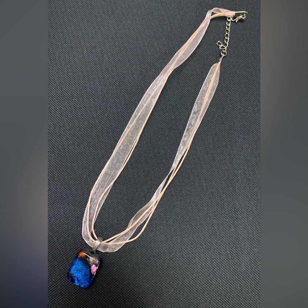 Glass/resin ribbon necklace